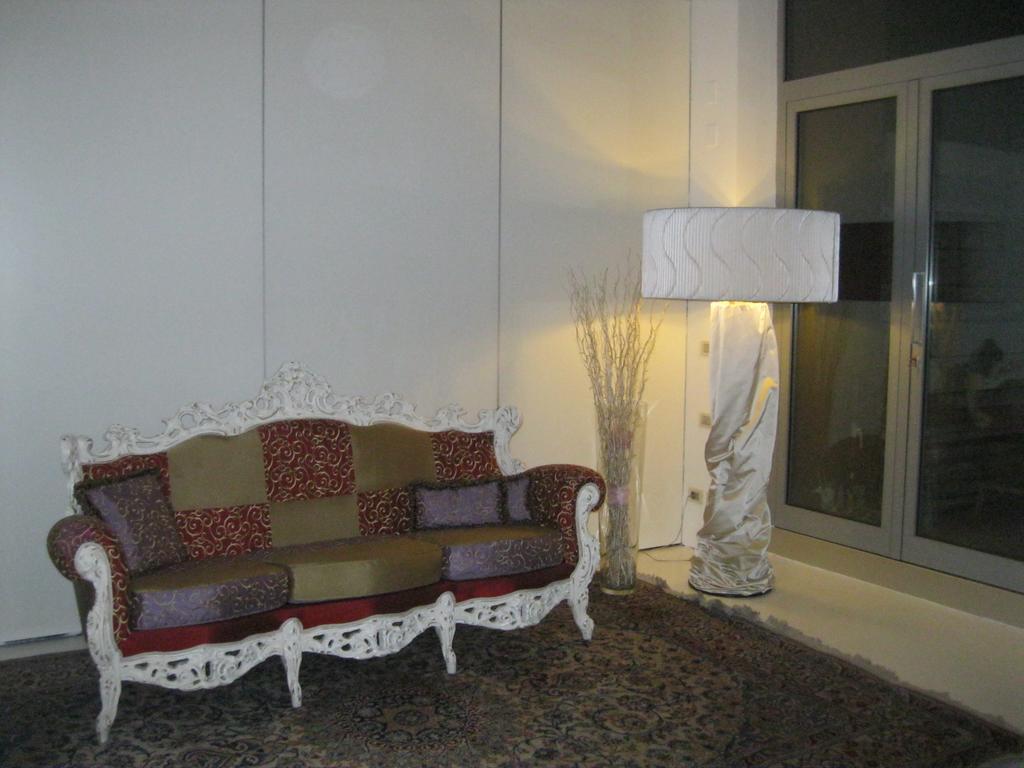 A14 Business Suite Sesto San Giovanni Bilik gambar