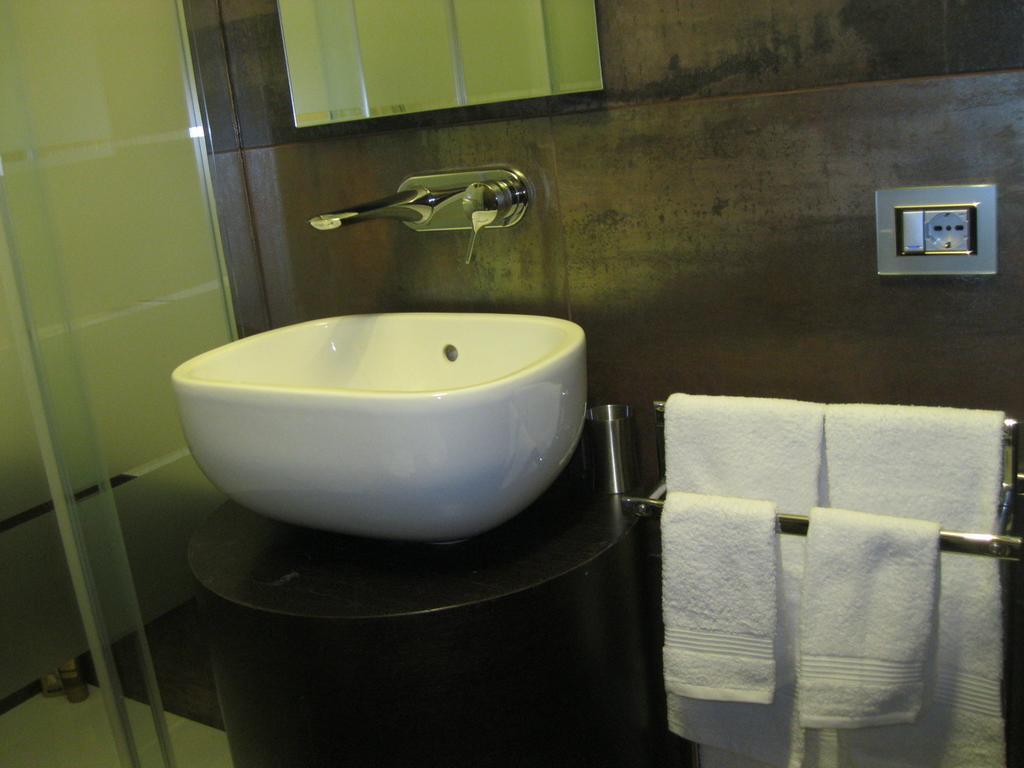 A14 Business Suite Sesto San Giovanni Bilik gambar