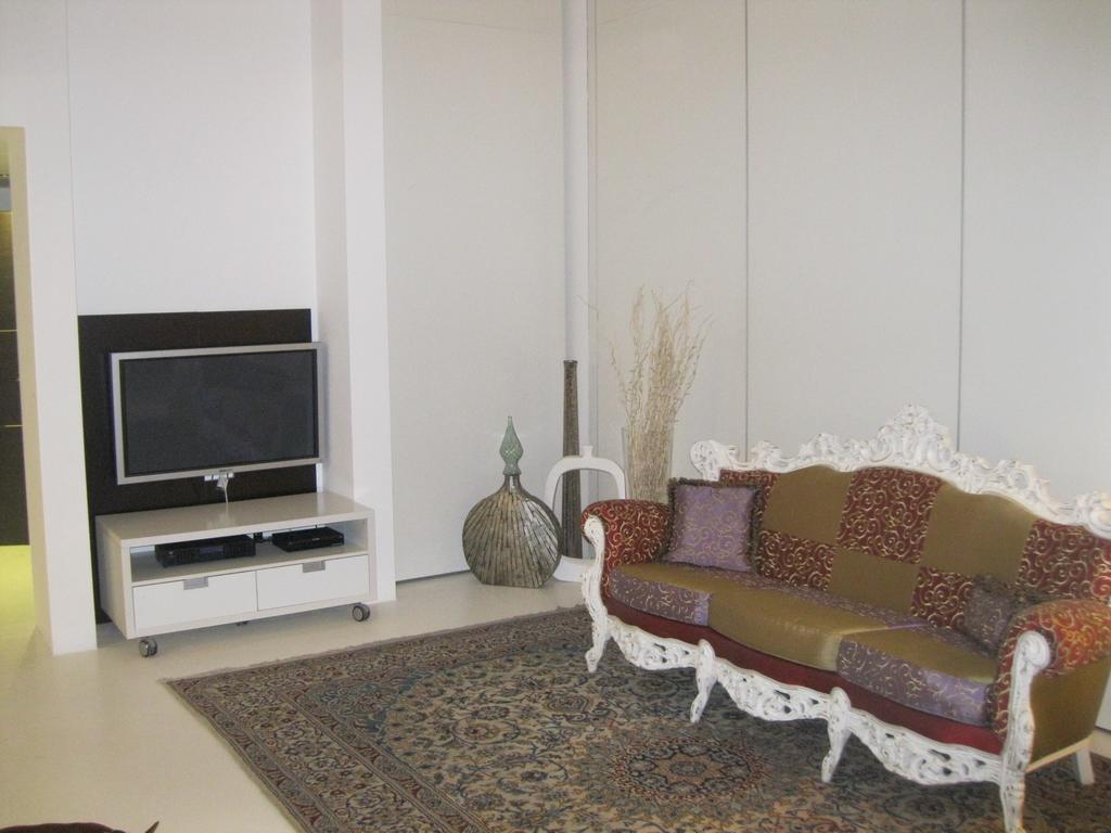A14 Business Suite Sesto San Giovanni Bilik gambar
