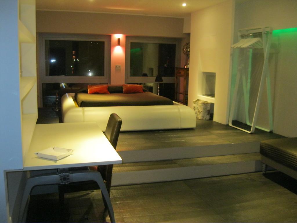 A14 Business Suite Sesto San Giovanni Bilik gambar