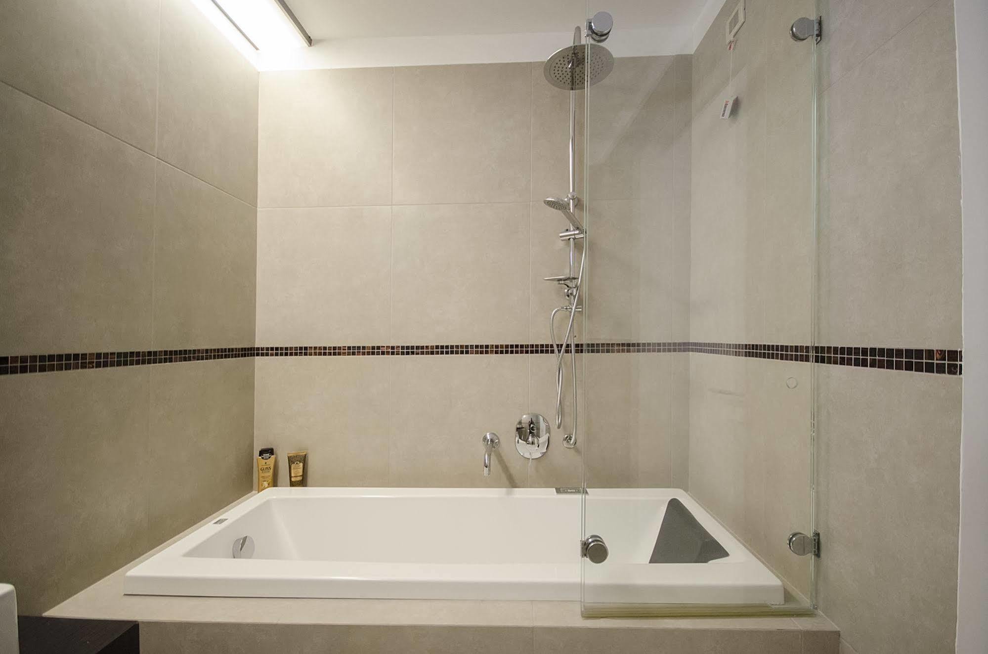 A14 Business Suite Sesto San Giovanni Luaran gambar
